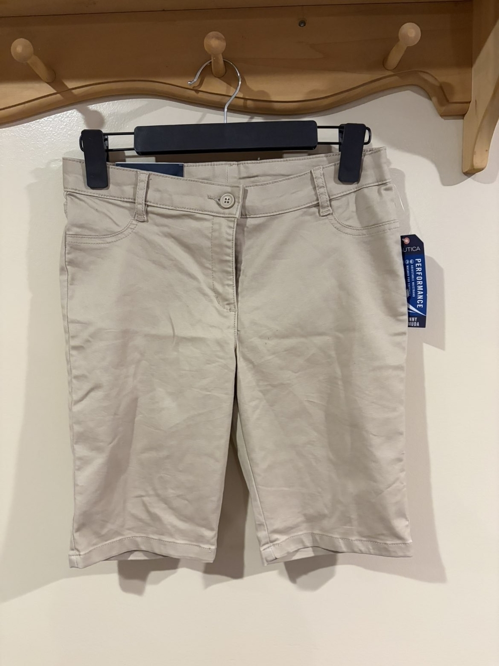 Nautica Women's Cream Bermuda Shorts Size 3